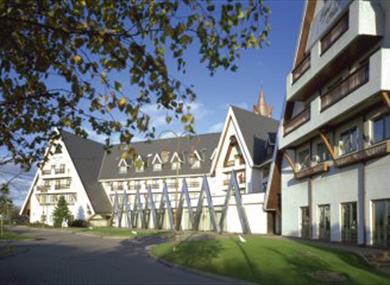 Exterior of the Coppid Beech Hotel