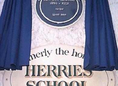 Blue Plaque for Kenneth Grahame