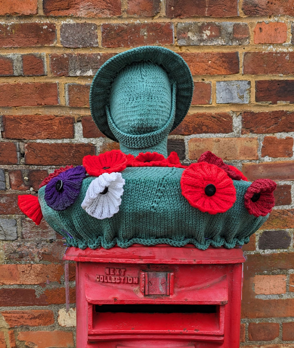 Crochet remembrance day post box topper in Bray